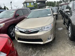 Toyota Camry 2014 Gold