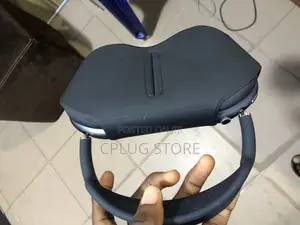 Maximum Precision: Apple Airpodmax: Used(Black)