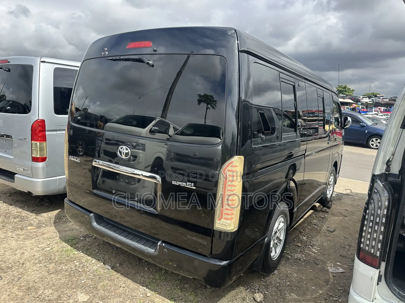 Toyota HiAce 2015 Black
