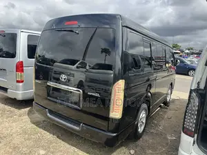 Toyota HiAce 2015 Black