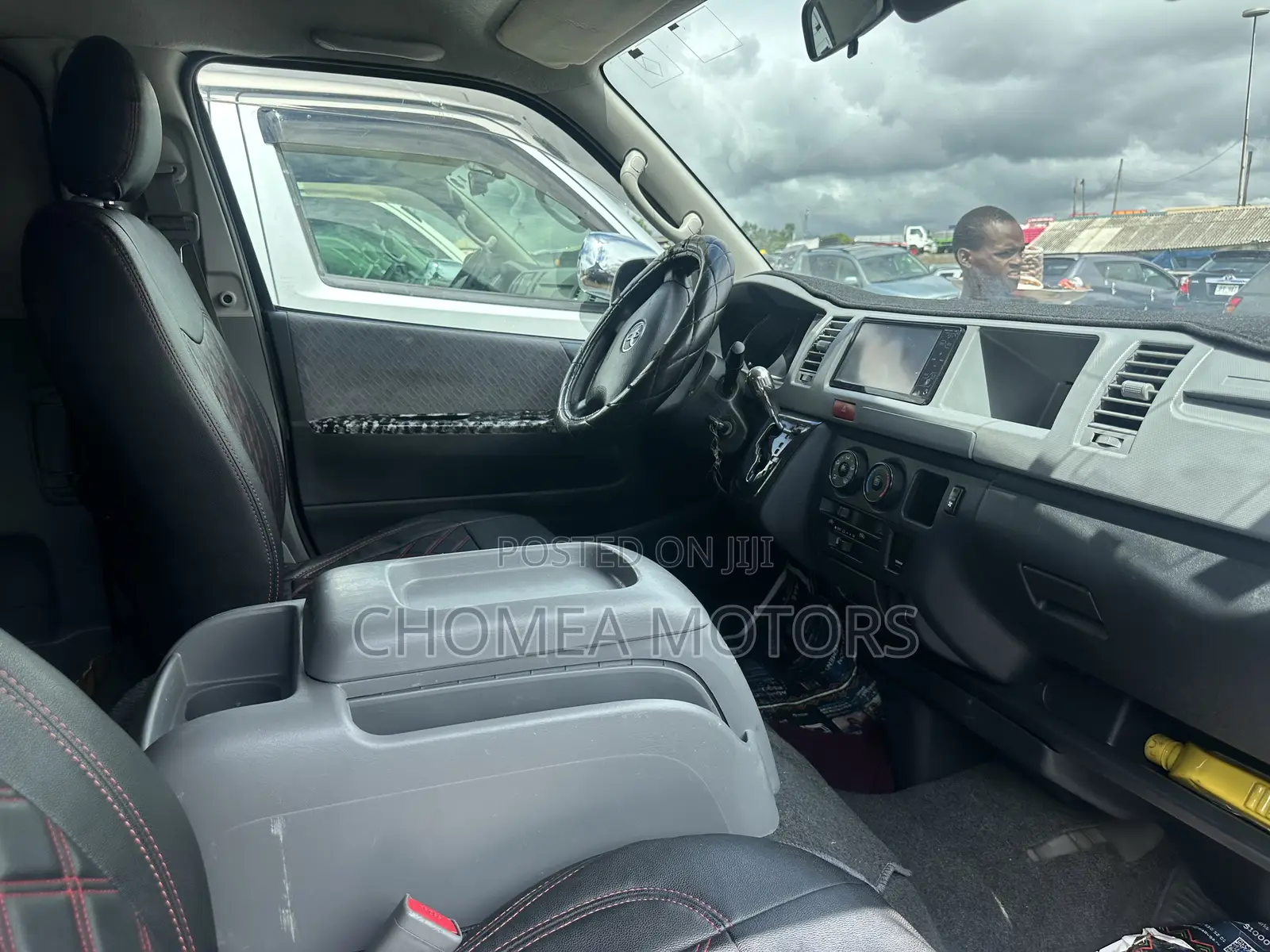 Toyota HiAce 2015 Black