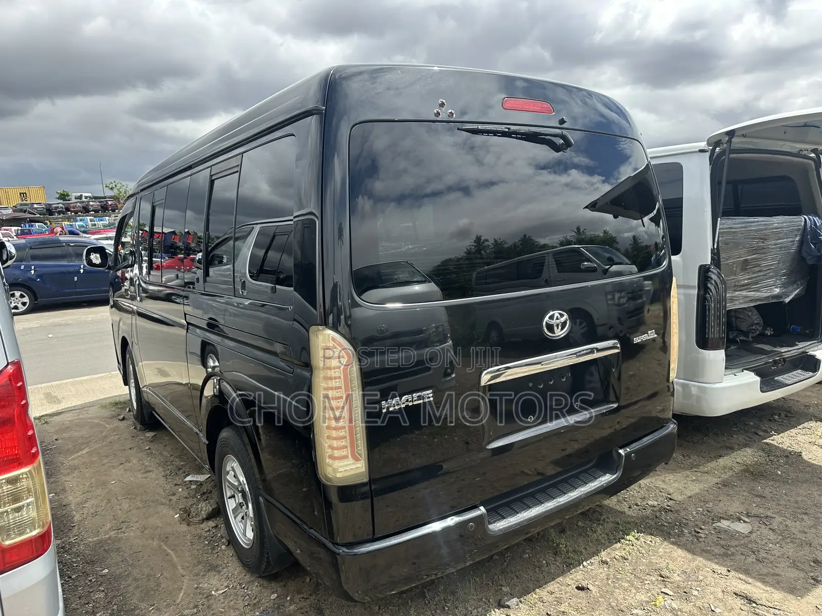 Toyota HiAce 2015 Black