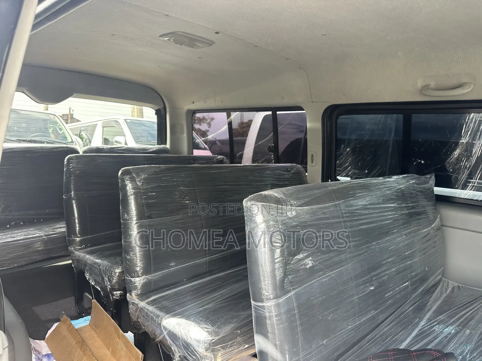 Toyota HiAce 2015 Black