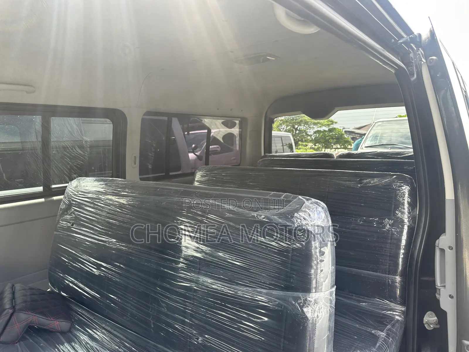 Toyota HiAce 2015 Black
