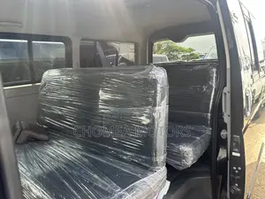 Toyota HiAce 2015 Black