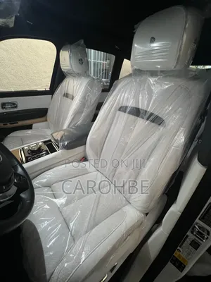 Rolls-Royce Cullinan Base 2019 White