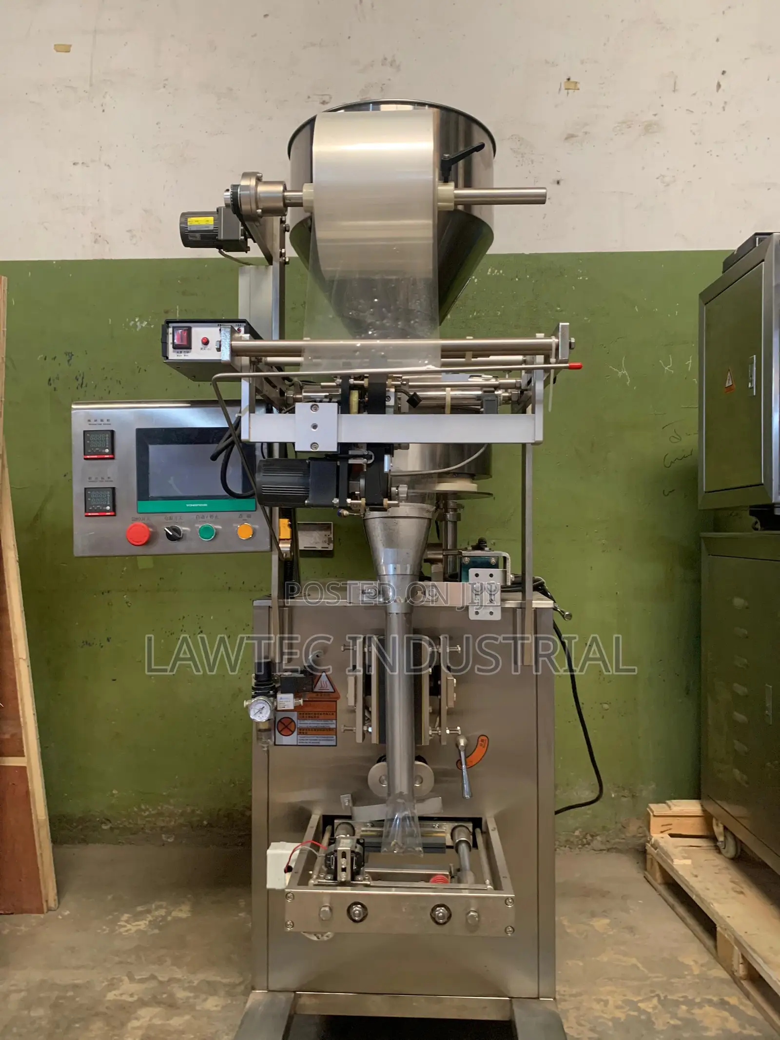Peanut/Chin-Chin Packaging Machine