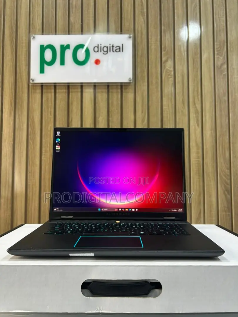 Laptop Dell Alienware M16 R2 16GB Intel Core Ultra 7 SSD 1T