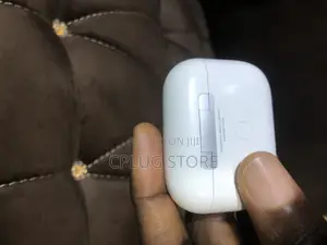 Clean Apple Airpods Pro 2