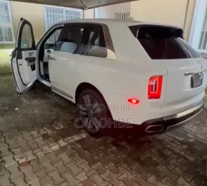 Rolls-Royce Cullinan Base 2019 White