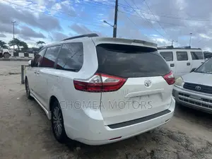 Toyota Sienna 2018 Black