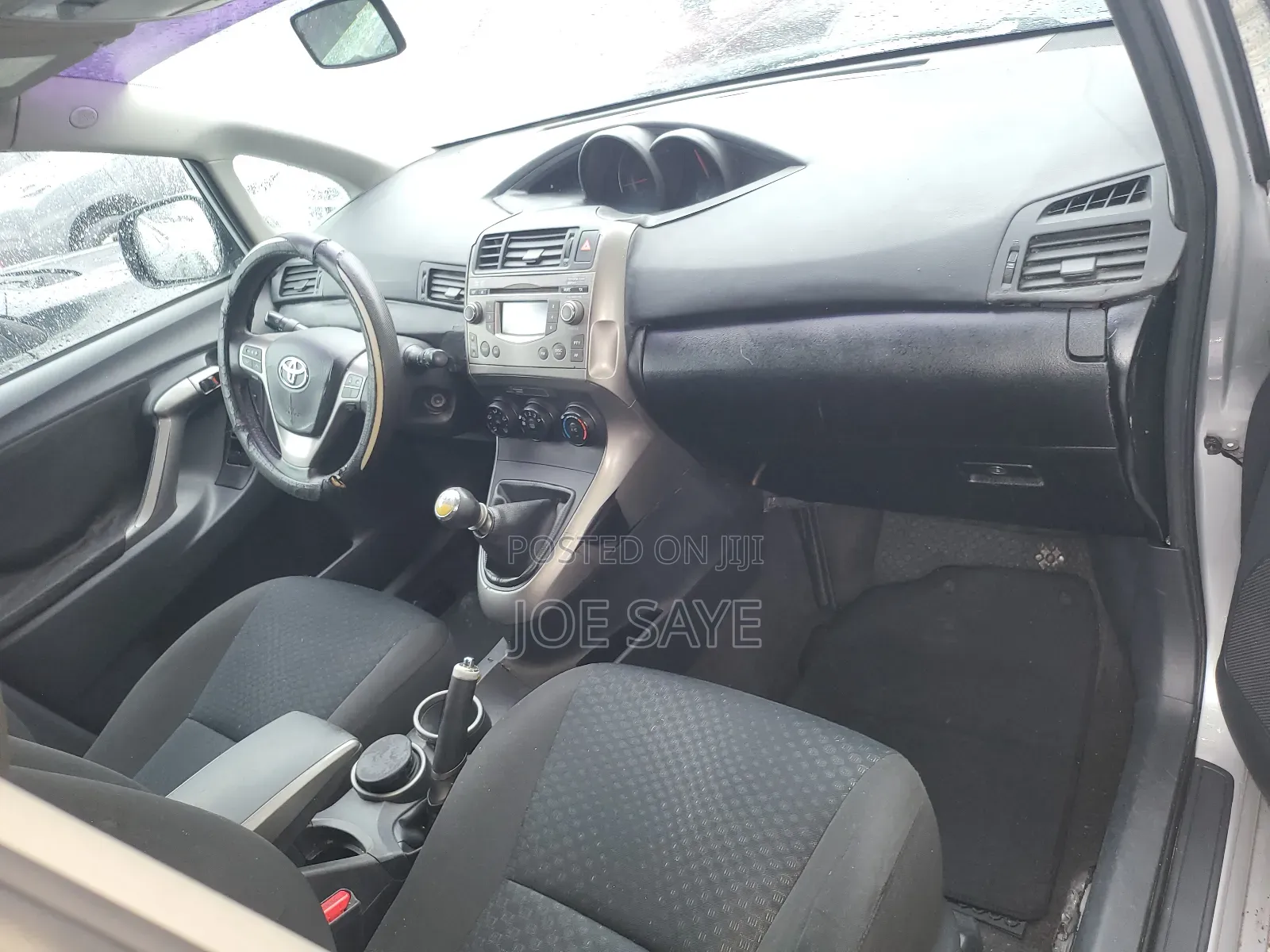 Toyota Verso 2010 Silver