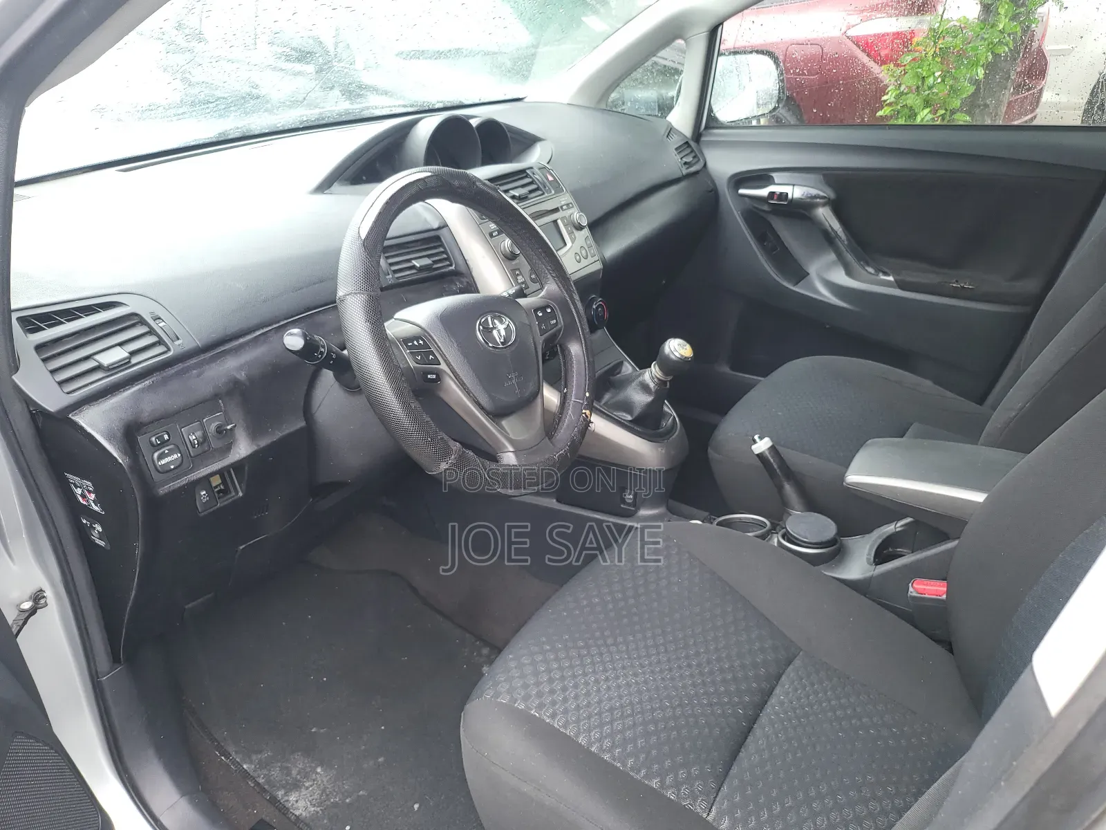 Toyota Verso 2010 Silver