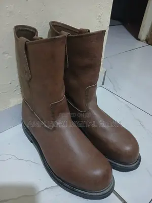 Original Red Wing Safety Boots – Durable Leather Work Boots