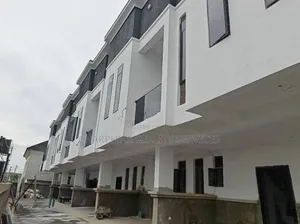 3bdrm Duplex in Chevron for sale