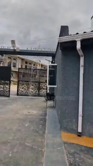4bdrm Townhouse/Terrace in Victoria Court, Ikeja for sale