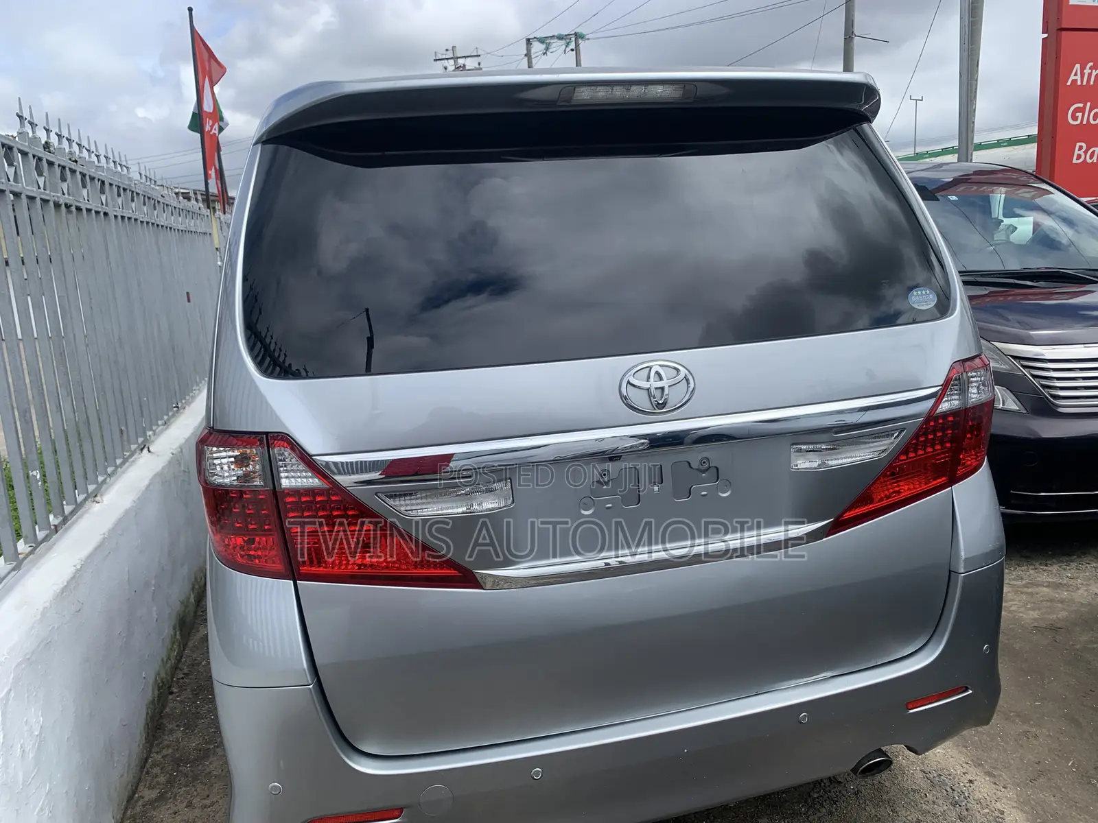Toyota Vellfire 2012 Silver
