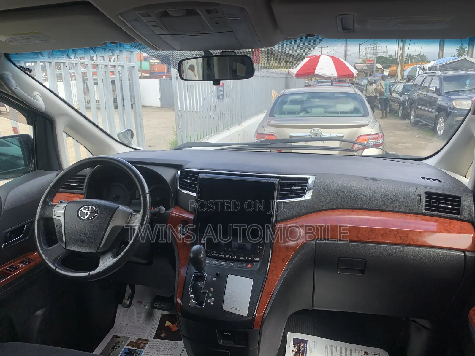 Toyota Vellfire 2012 Silver