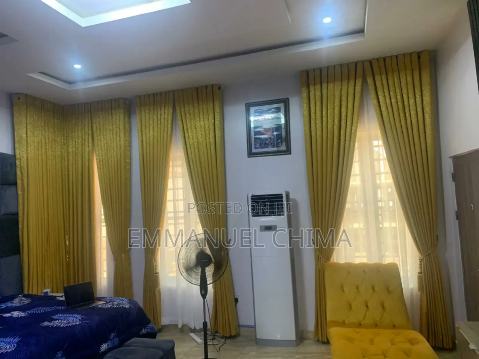 Gold Curtain With Ring