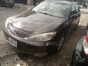 Toyota Camry XLE 4dr Sedan (2.4L 4cyl 4A) 2004 Burgundy