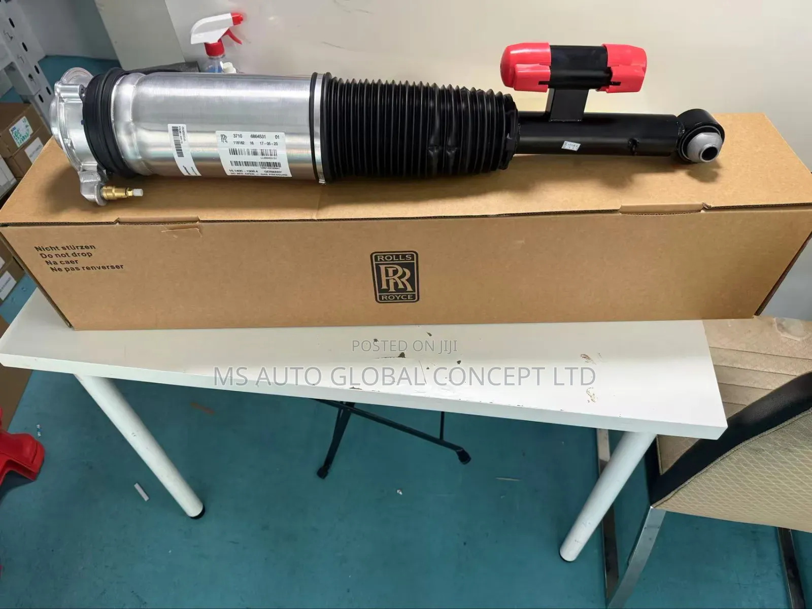 Rolls Royce Cullinan Back Shock