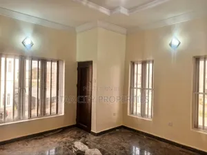 5bdrm House in Gra for rent