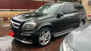 Mercedes-Benz GL-Class GL550 4MATIC 4dr SUV AWD (4.7L 8cyl Turbo 7A)