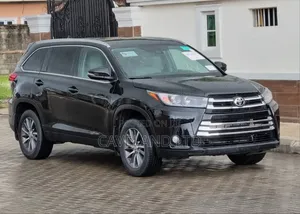 Toyota Highlander XLE 4x2 V6 (3.5L 6cyl 8A) 2018 Burgundy