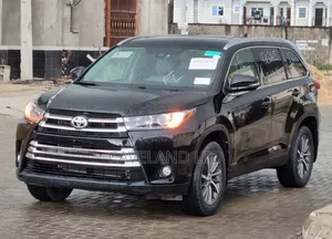 Toyota Highlander XLE 4x2 V6 (3.5L 6cyl 8A) 2018 Burgundy