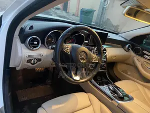 Mercedes-Benz C300 2015 White