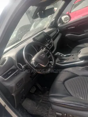 Toyota Highlander XSE 2022 Gray
