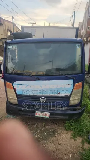 Nissan Cabstar 2013 Blue