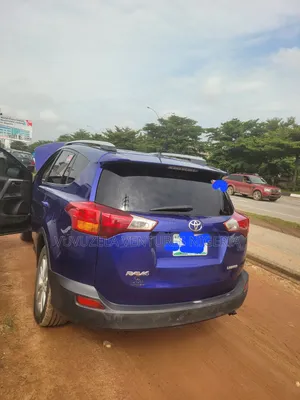 Toyota RAV4 LE AWD (2.5L 4cyl 6A) 2017 Blue