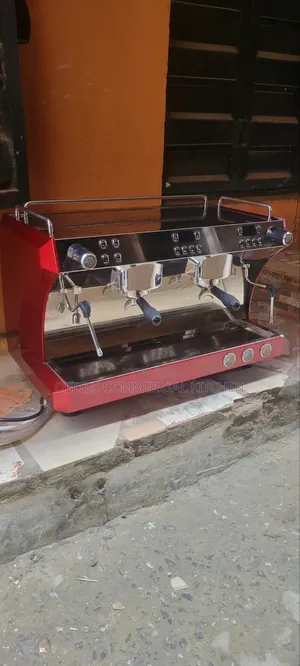 Industrial Coffee Espresso Machine Two Nozzle Dispenser Is for Sale