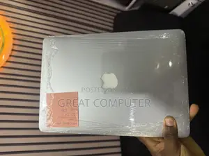 New Laptop Apple MacBook 2015 8GB Intel Core I5 SSD 256GB
