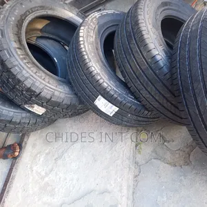 235/65/16c Michelin Tire Original