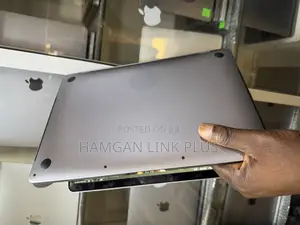 Laptop Apple MacBook Pro 2020 32GB Intel Core i7 SSD 1T