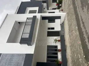 5bdrm Duplex in Uppertec Estate Life for rent
