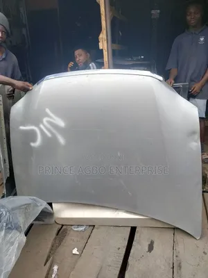 Toyota Bonnet Avalon 2012