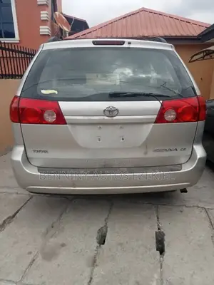 Toyota Sienna LE 4WD 2007 Silver