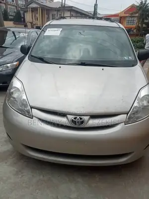 Toyota Sienna LE 4WD 2007 Silver