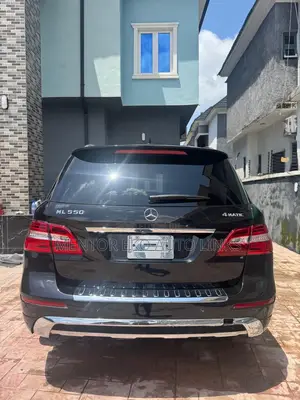Mercedes-Benz M Class ML550 4MATIC 4dr SUV AWD (4.7L 8cyl Turbo 7A)