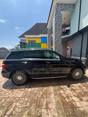 Mercedes-Benz M Class ML550 4MATIC 4dr SUV AWD (4.7L 8cyl Turbo 7A)