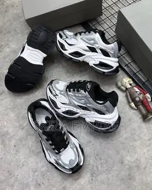 Luxury Balenciaga Omaet Unisex Sneakers