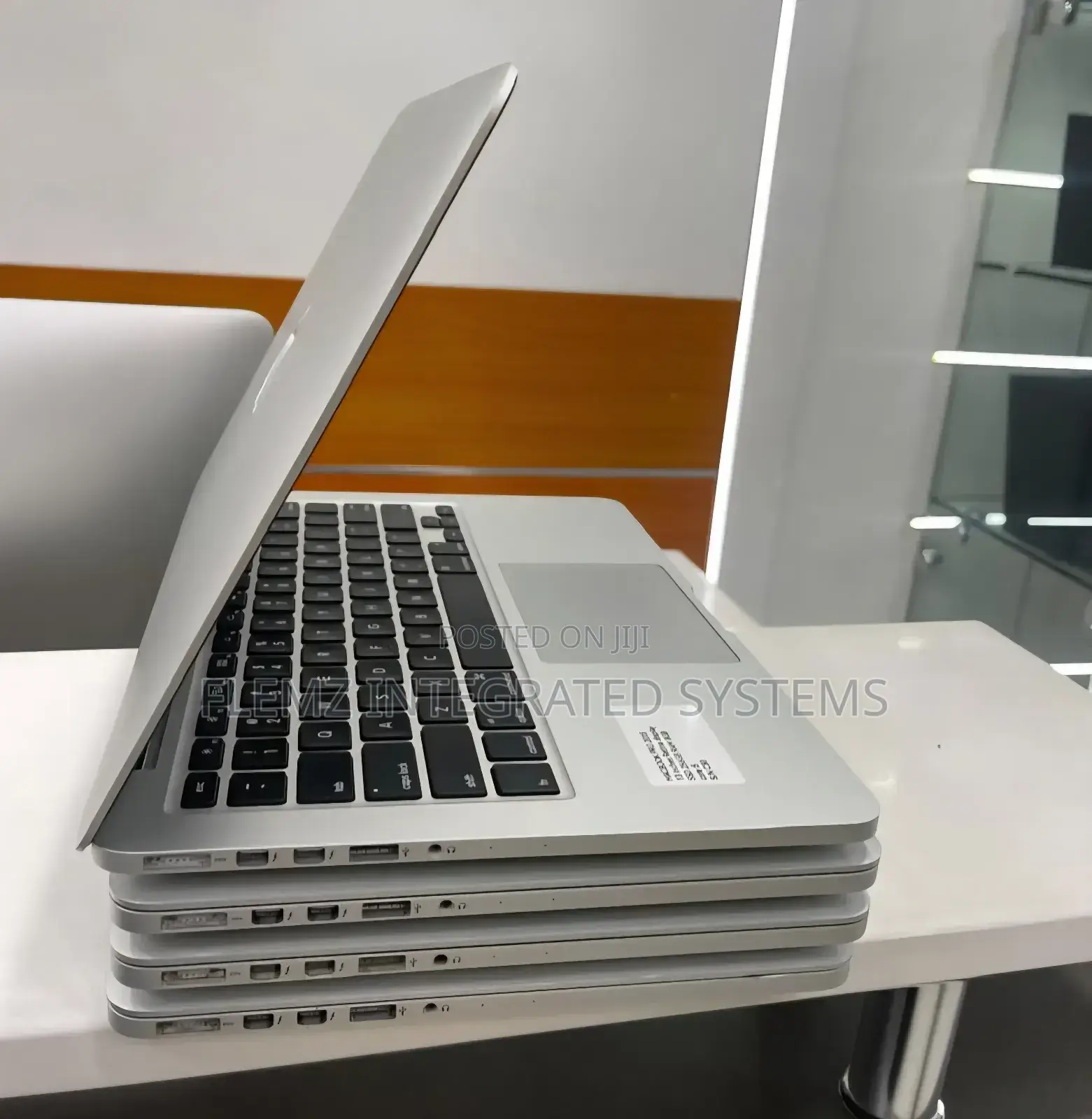 Laptop Apple MacBook Pro 2015 8GB Intel Core I5 SSD 256GB