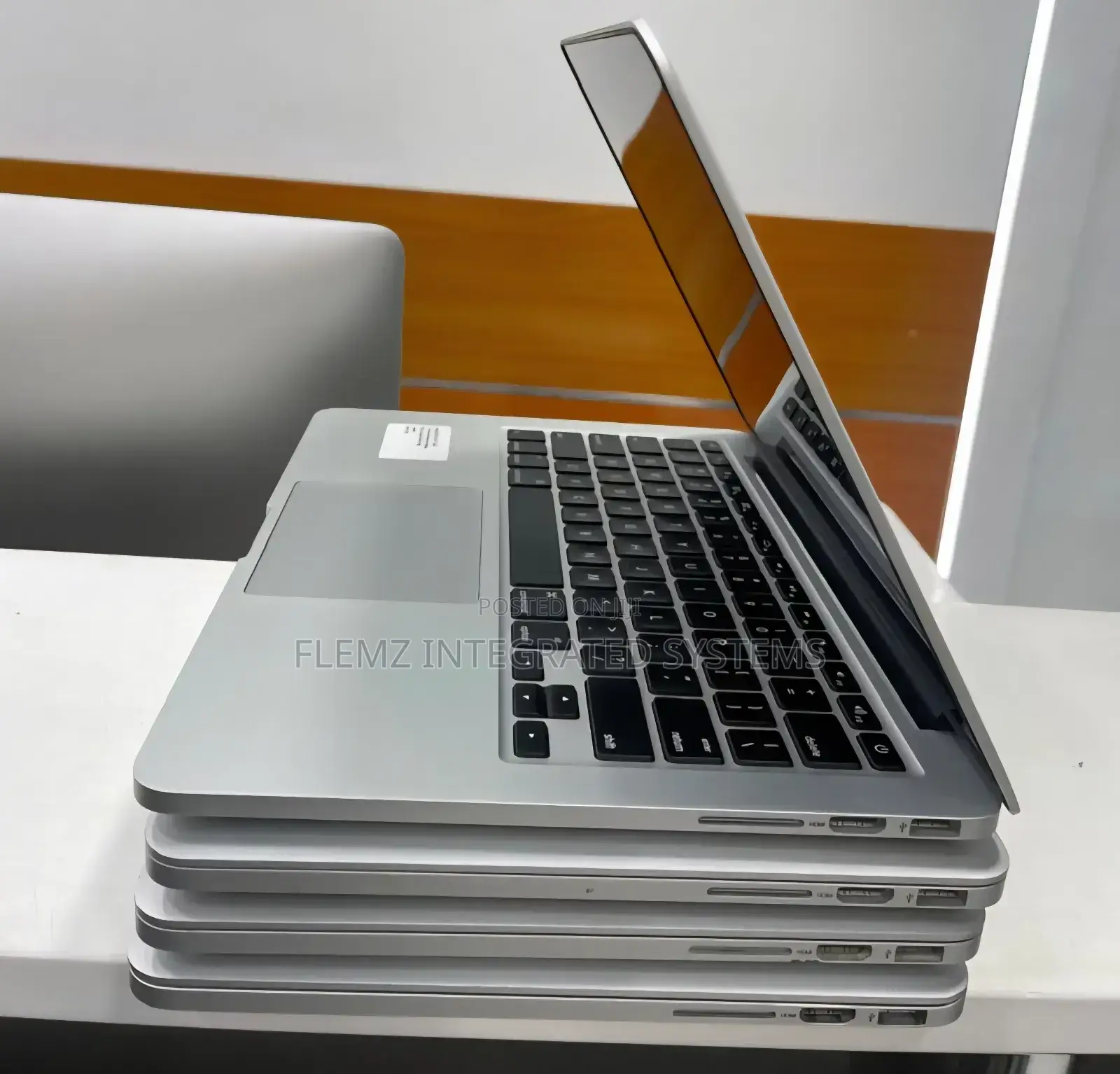 Laptop Apple MacBook Pro 2015 8GB Intel Core I5 SSD 256GB