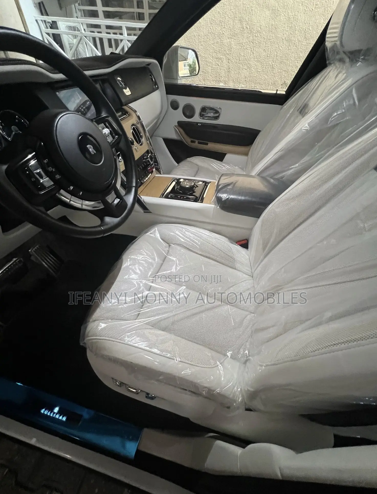 Rolls-Royce Cullinan Base 2019 White