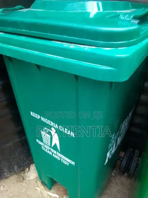 Waste Container With Lid and Wheels