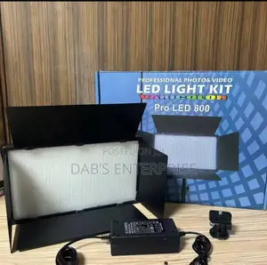 Pro Led Light 800 With Battery And Tripod