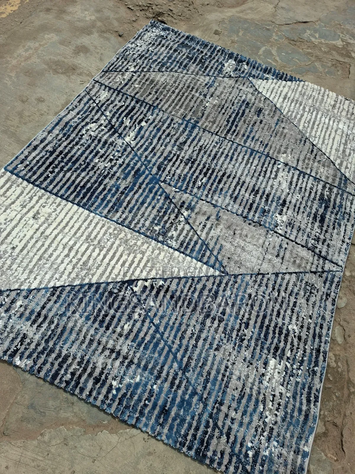 7x10fts Black/Grey/Blue Turkey Rug
